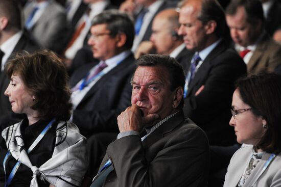 Vladimir Putin attends St. Petersburg International Economic Forum