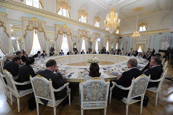 Vladimir Putin attends St. Petersburg International Economic Forum