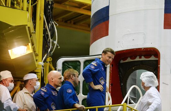 Preparations for launch of Soyuz TMA-13M spacecraft