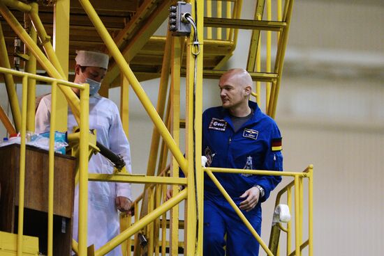 Preparations for launch of Soyuz TMA-13M spacecraft