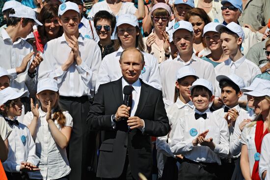 Vladimir Putin attends concert at St. Isaac's in St. Petersburg
