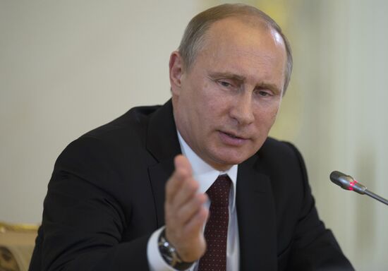 Vladimir Putin takes part in SPIEF