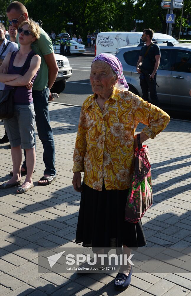 Meeting in support of the Donetsk People's Republic