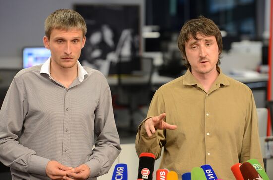 News conference with LifeNews reporters Oleg Sidyakin and Marat Saichenko