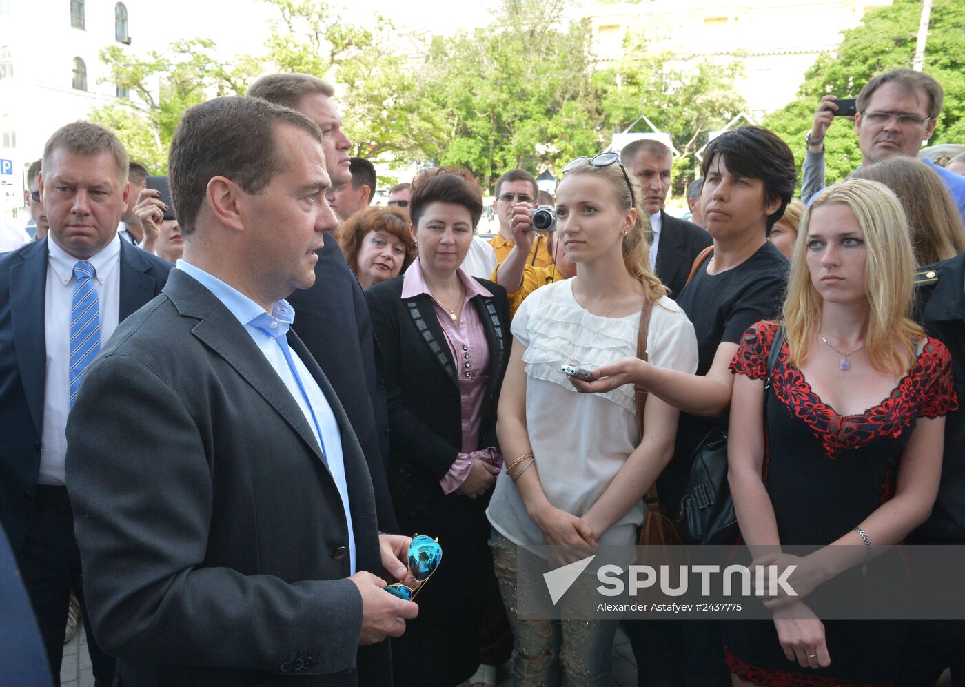 Dmitry Medvedev visits Crimean Federal District