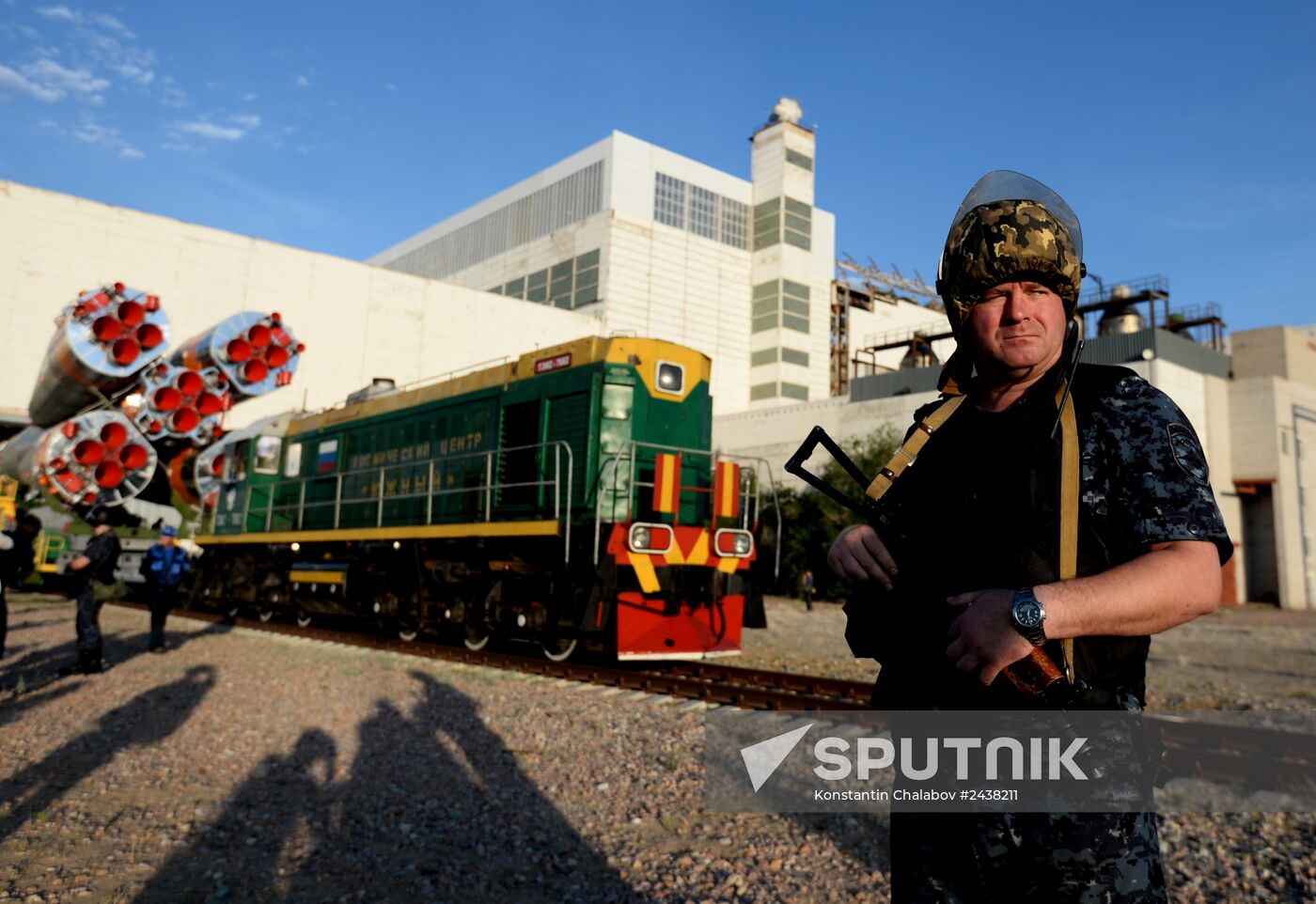 Soyuz-FG rocket with Soyuz TMA-13M spacecraft moved to Baikonur launch pad