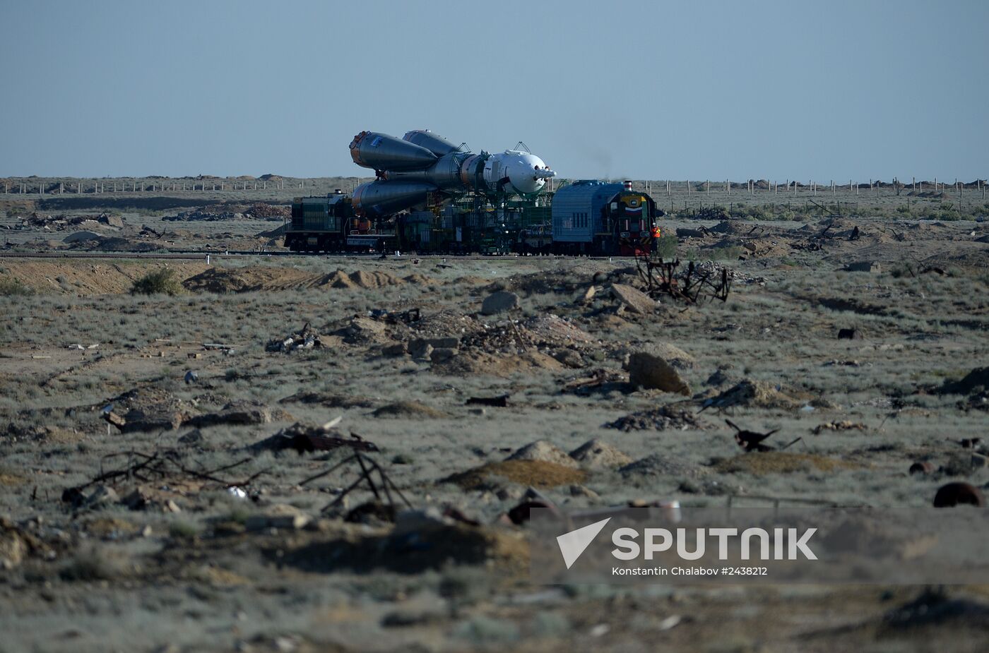 Soyuz-FG rocket with Soyuz TMA-13M spacecraft moved to Baikonur launch pad