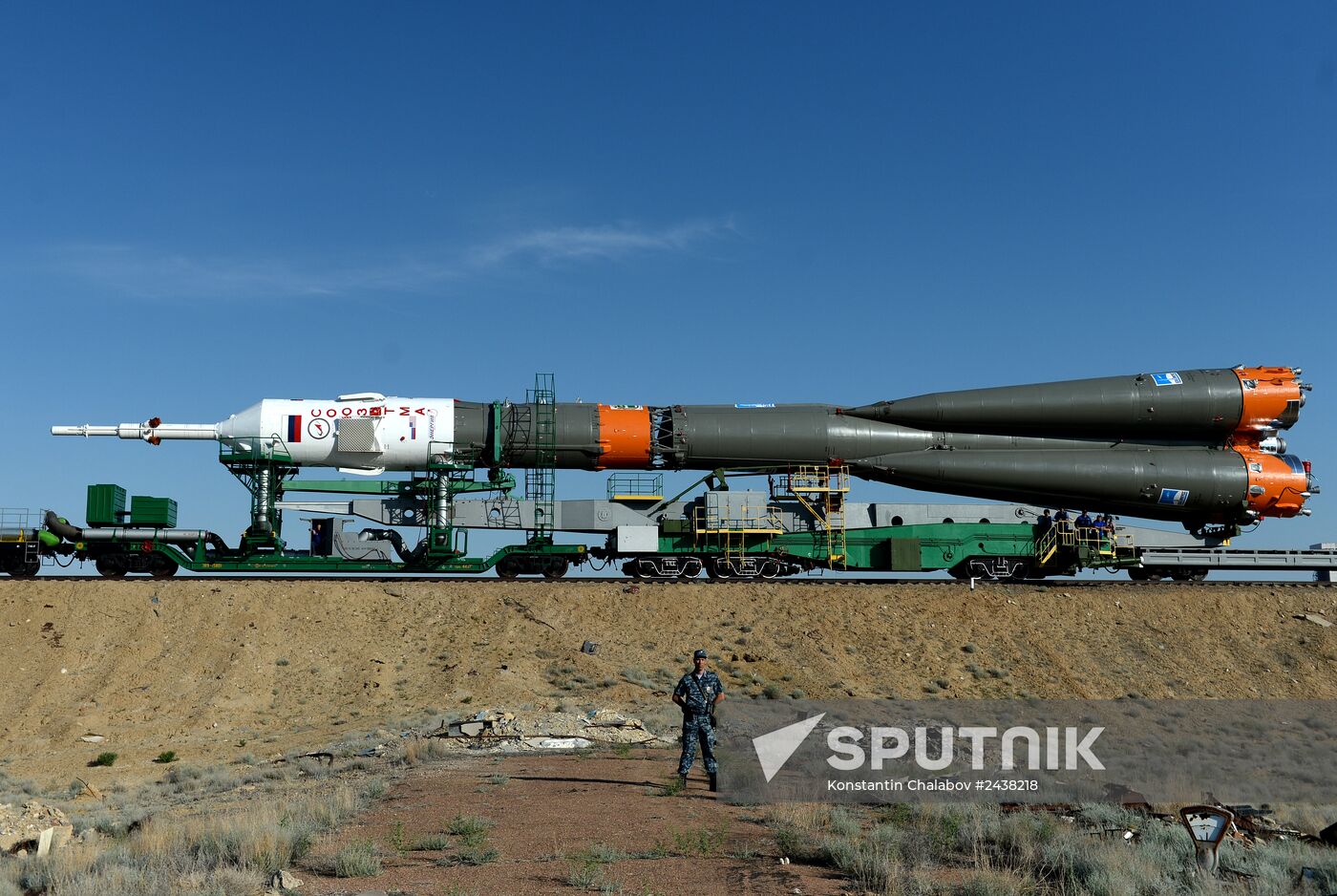 Soyuz-FG rocket with Soyuz TMA-13M spacecraft moved to Baikonur launch pad