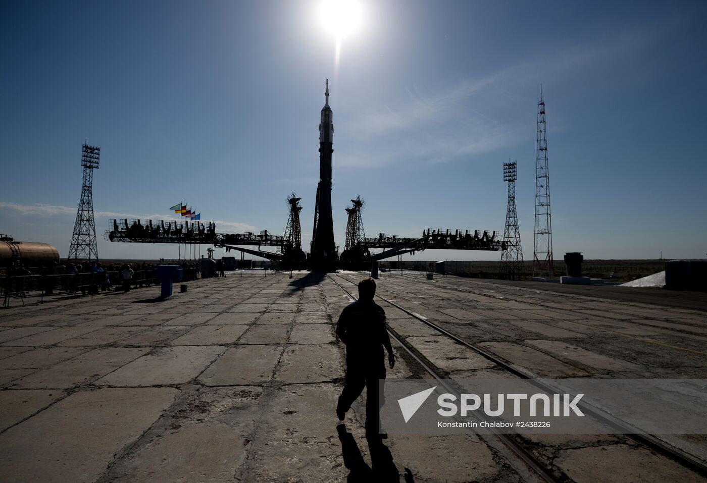 Soyuz-FG rocket with Soyuz TMA-13M spacecraft moved to Baikonur launch pad