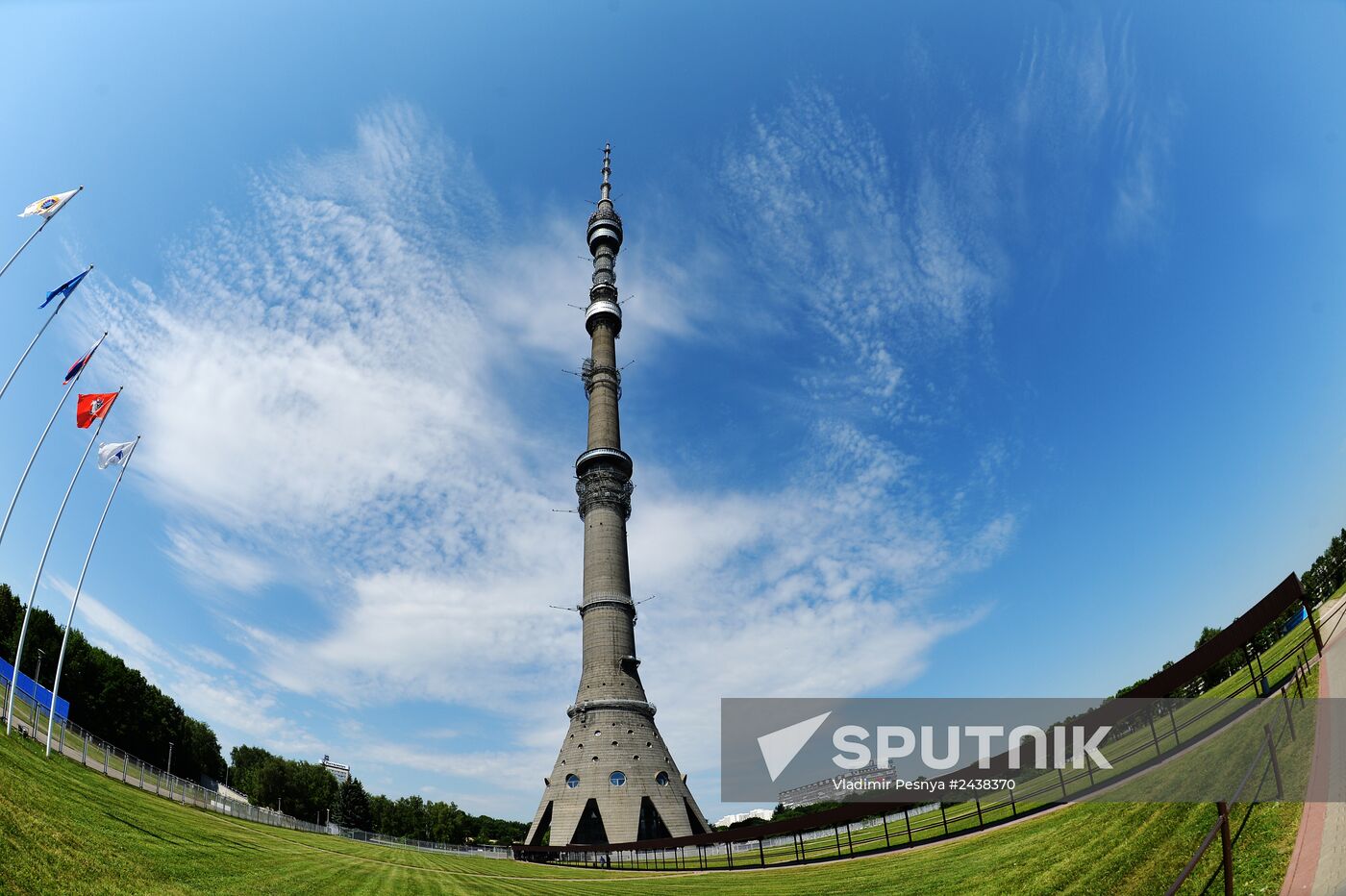 The Up High jugglers' show at the Ostankino television tower