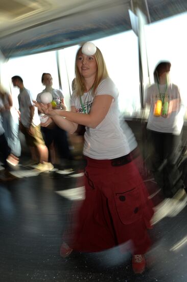 The Up High jugglers' show at the Ostankino television tower