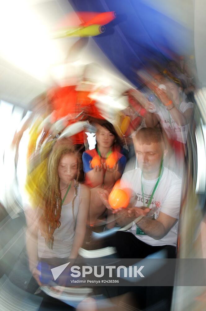 The Up High jugglers' show at the Ostankino television tower