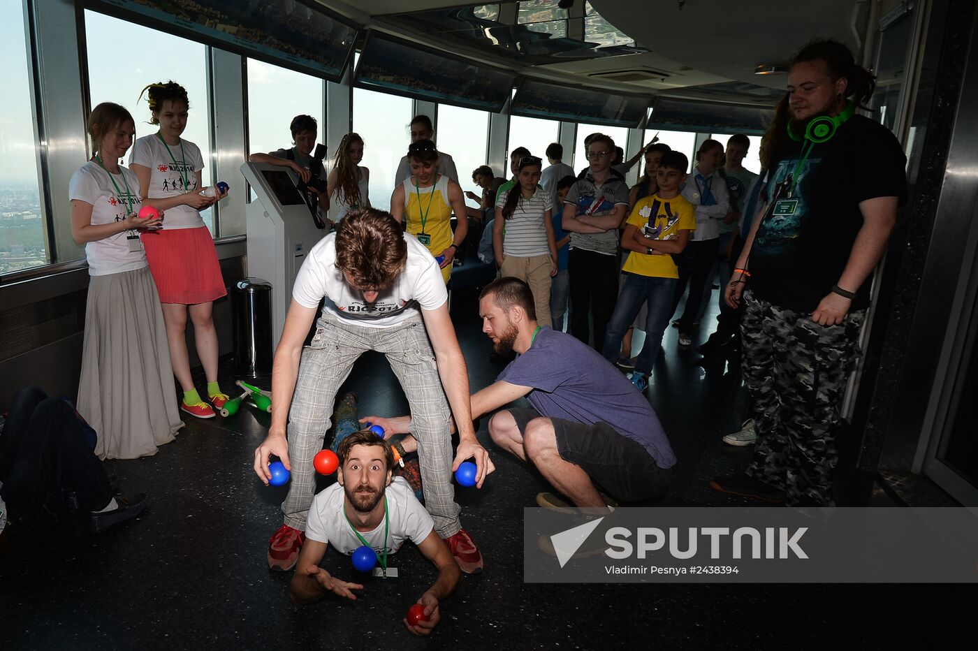 The Up High jugglers' show at the Ostankino television tower