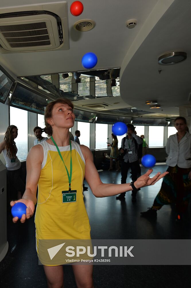 The Up High jugglers' show at the Ostankino television tower