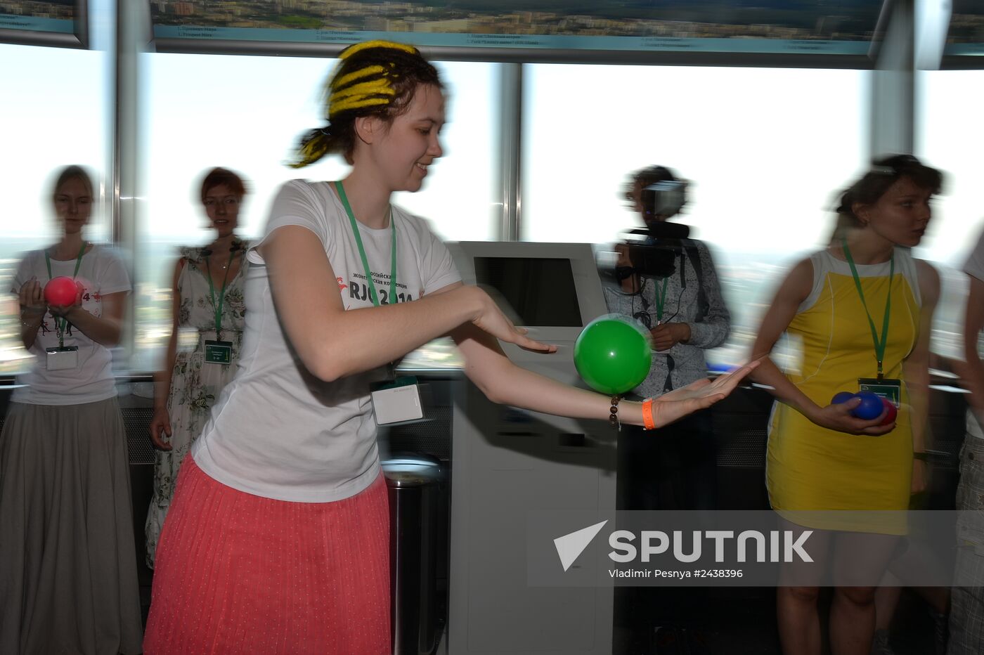 The Up High jugglers' show at the Ostankino television tower