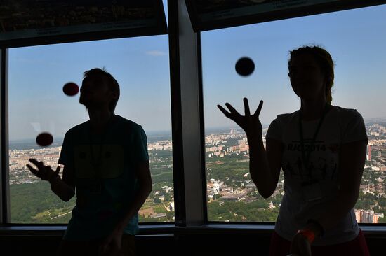 The Up High jugglers' show at the Ostankino television tower