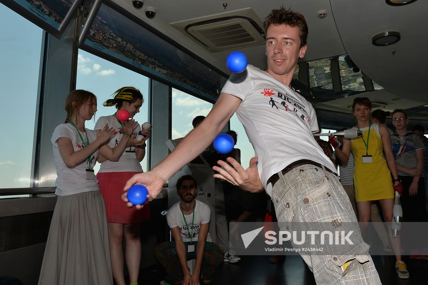 Up High jugglers' show at the Moscow-based Ostankino television tower