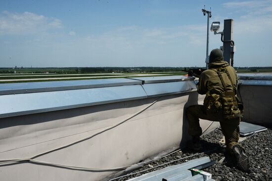 Resistance forces of the Donetsk People's Republic establish control over Donetsk International Airport