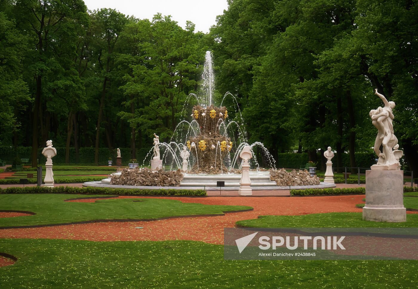 Launching the Summer Garden fountains in St. Petersburg