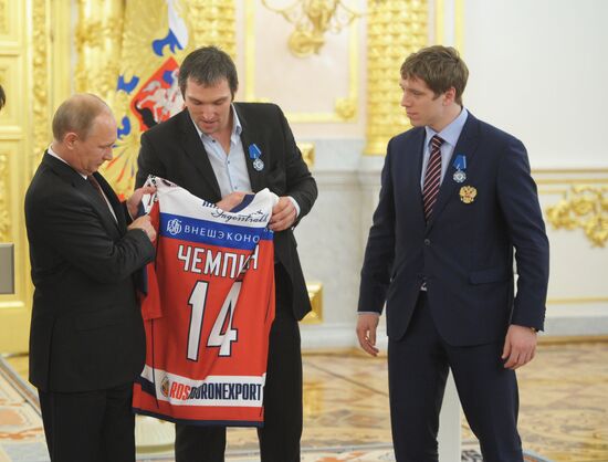 Kremlin award ceremony on Russian ice hockey team's win