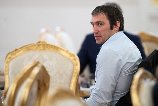 Kremlin award ceremony on Russian ice hockey team's win