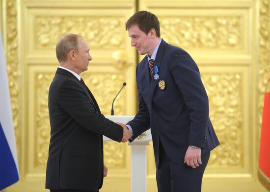 Kremlin award ceremony on Russian ice hockey team's win