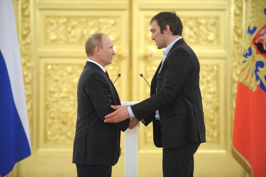 Kremlin award ceremony on Russian ice hockey team's win
