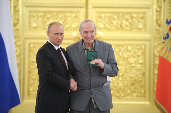 Kremlin award ceremony on Russian ice hockey team's win