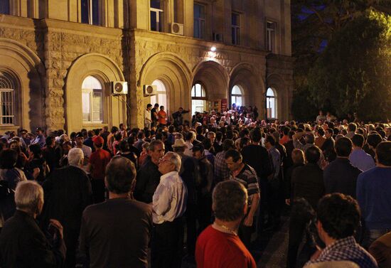 Opposition storms presidential office in Abkhazia