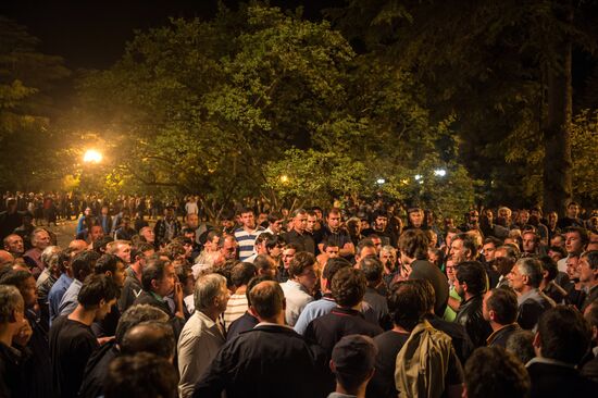 Opposition storms presidential office in Abkhazia