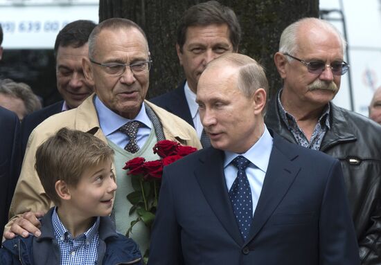 Vladimir Putin at unveiling of statue of Sergei Mikhalkov in central Moscow