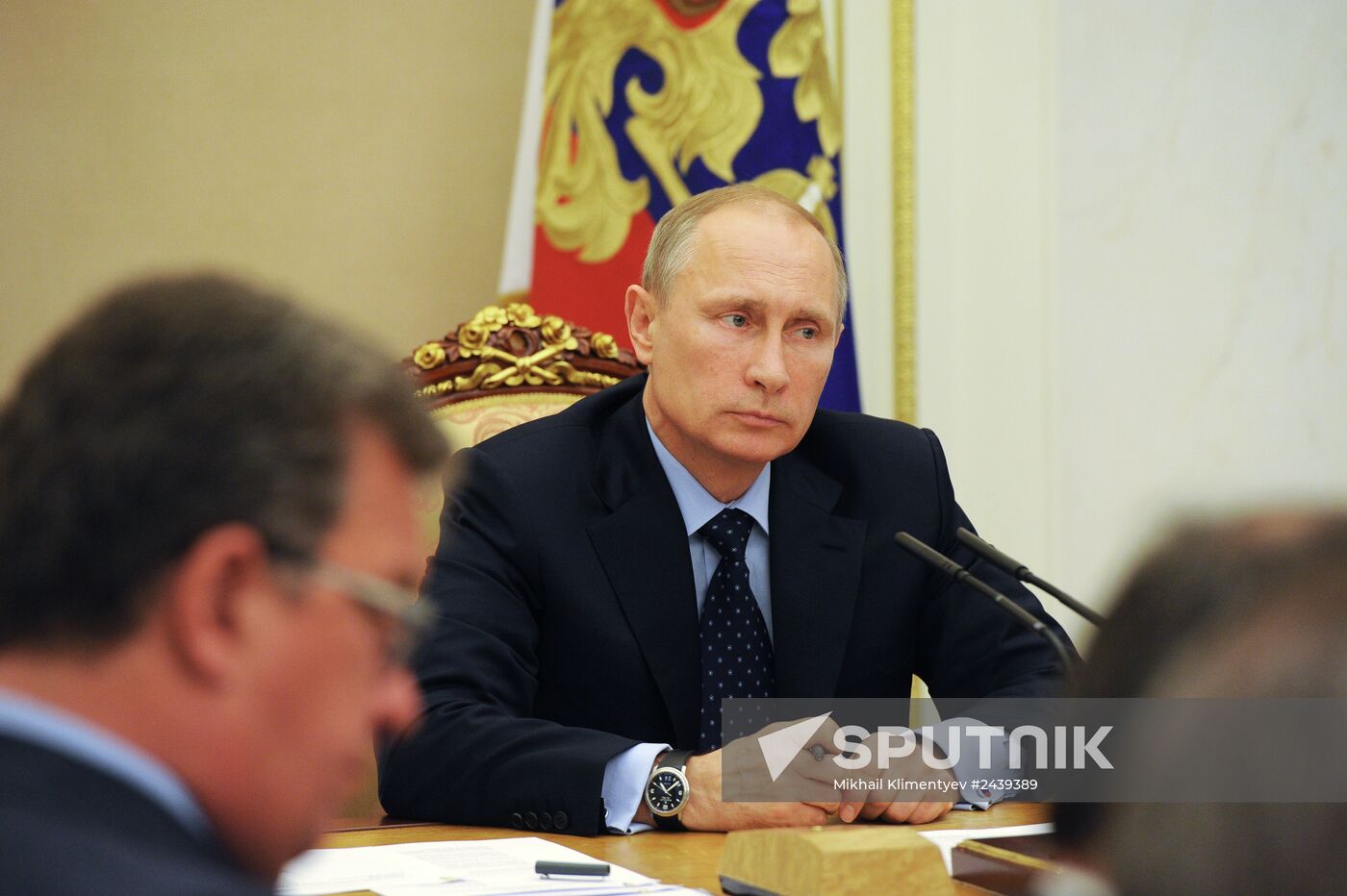 Vladimir Putin chairs government meeting