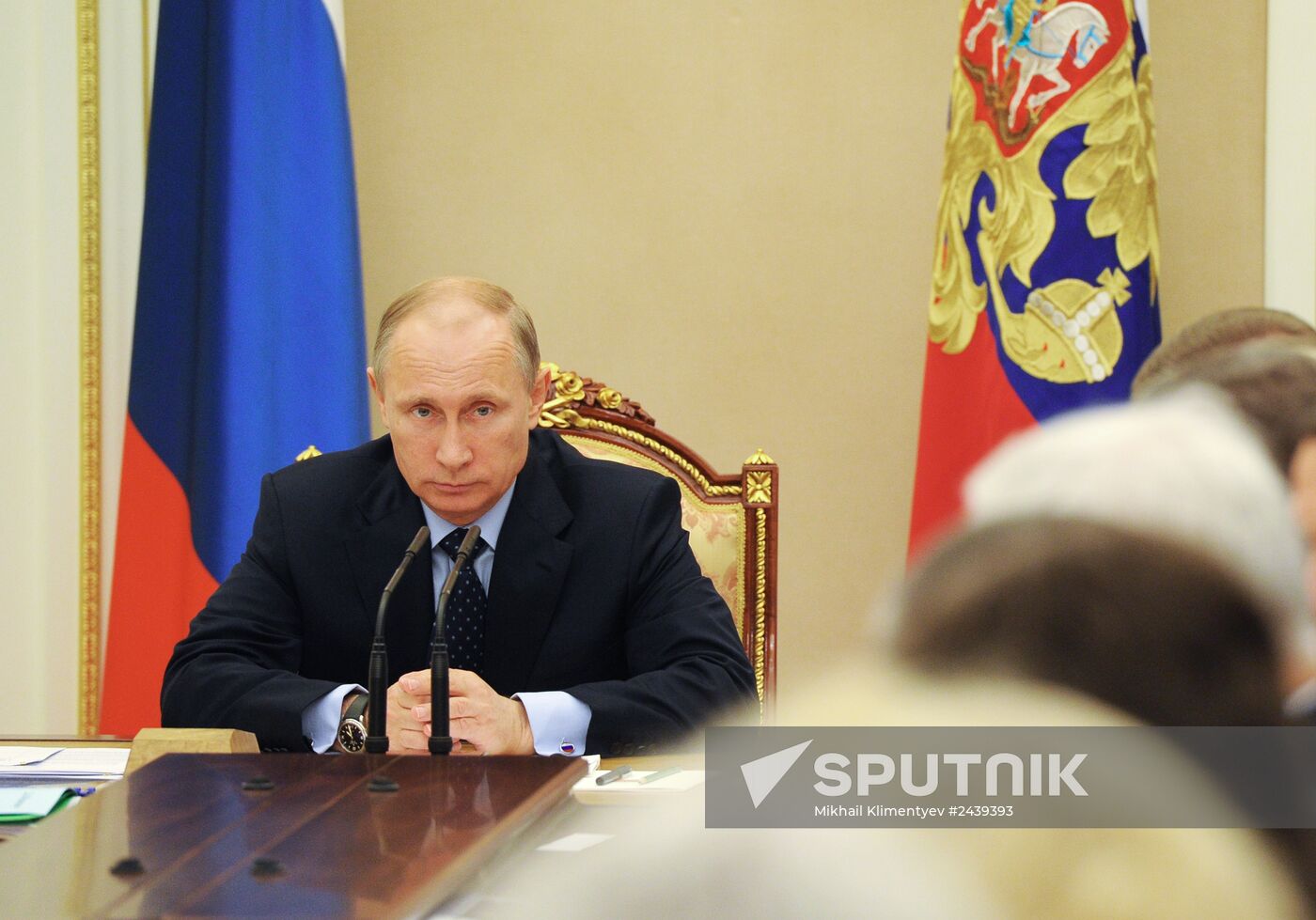 Vladimir Putin chairs government meeting