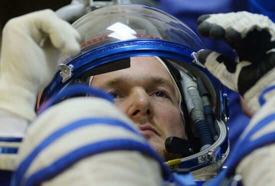 Soyuz-TMA-13M manned spacecraft lifts off from Baikonur Space Center