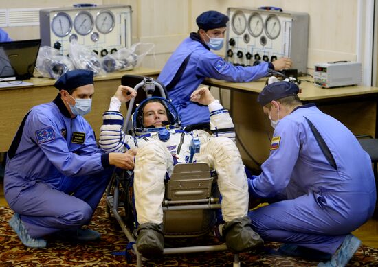 Soyuz-TMA-13M manned spacecraft lifts off from Baikonur Space Center