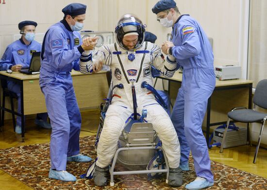 Soyuz-TMA-13M manned spacecraft lifts off from Baikonur Space Center