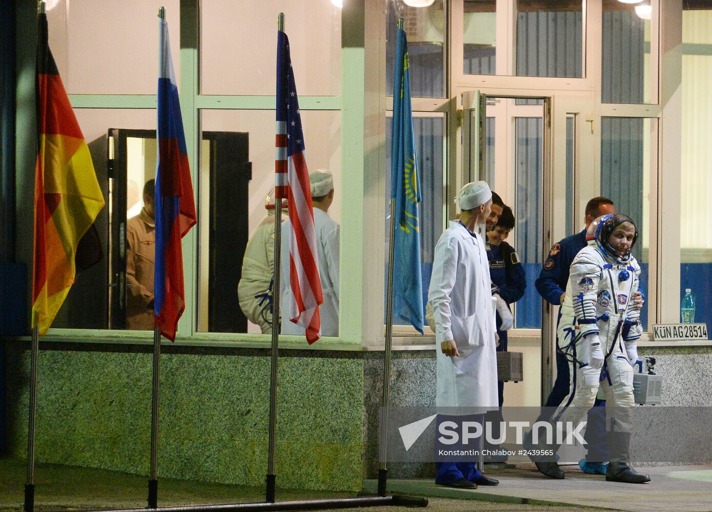 Soyuz-TMA-13M manned spacecraft lifts off from Baikonur Space Center