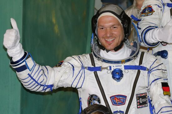 Soyuz-TMA-13M manned spacecraft lifts off from Baikonur Space Center