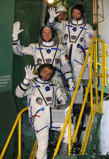 Soyuz-TMA-13M manned spacecraft lifts off from Baikonur Space Center