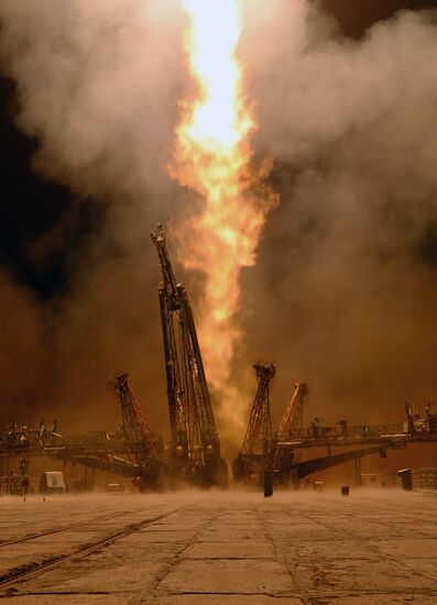 Soyuz-TMA-13M manned spacecraft lifts off from Baikonur Space Center