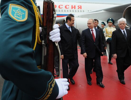 Vladimir Putin visits Kazakhstan, set to attend Supreme Eurasian Economic Council meeting