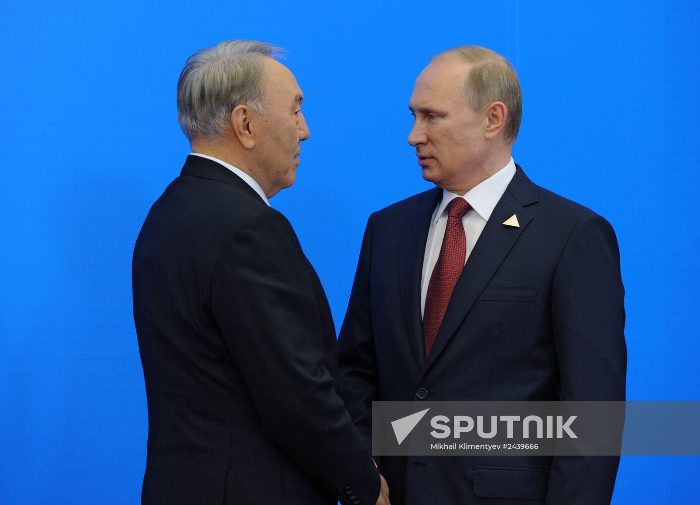 Vladimir Putin visits Kazakhstan, attends Supreme Eurasian Economic Council meeting