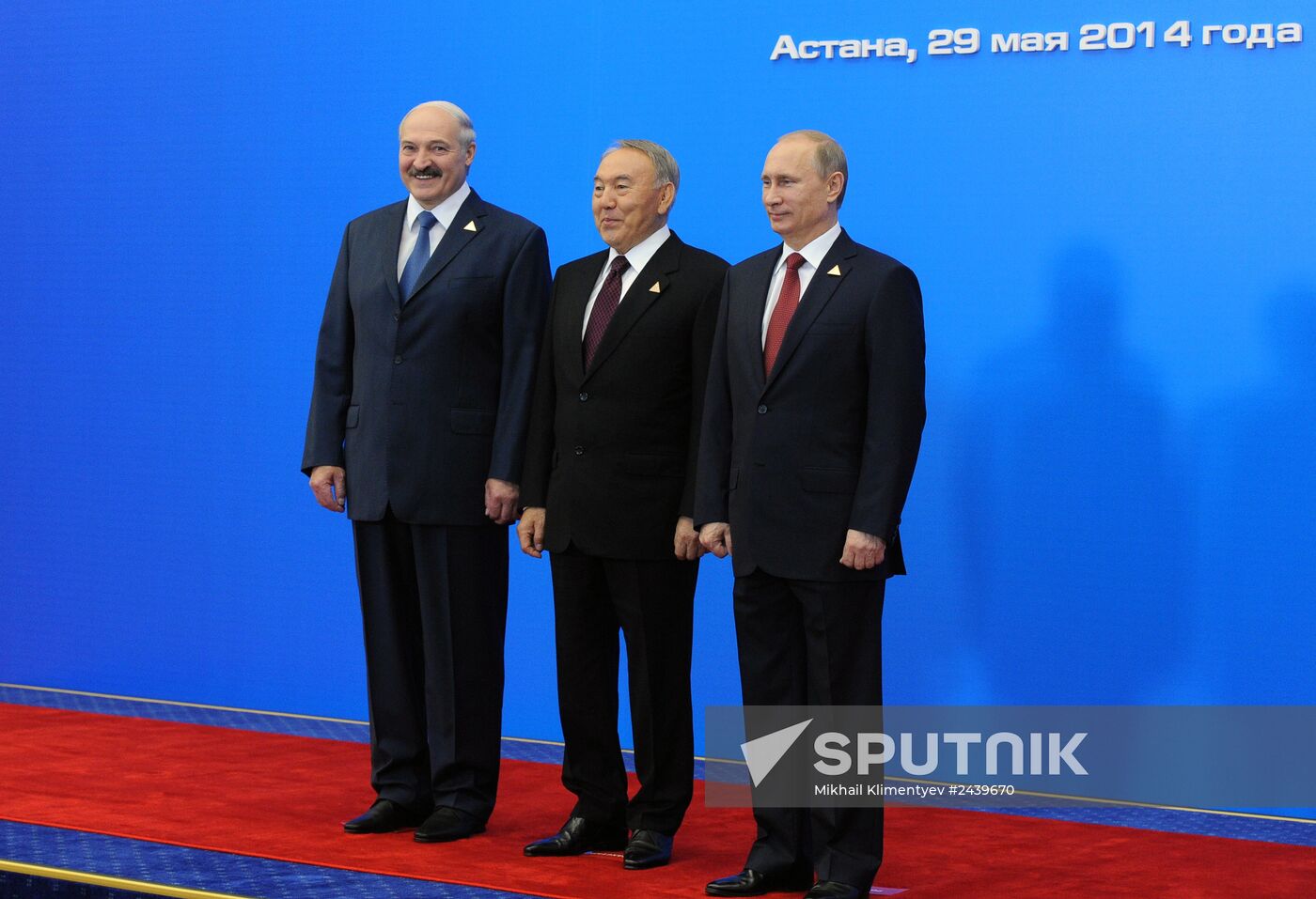 Vladimir Putin visits Kazakhstan, attends Supreme Eurasian Economic Council meeting