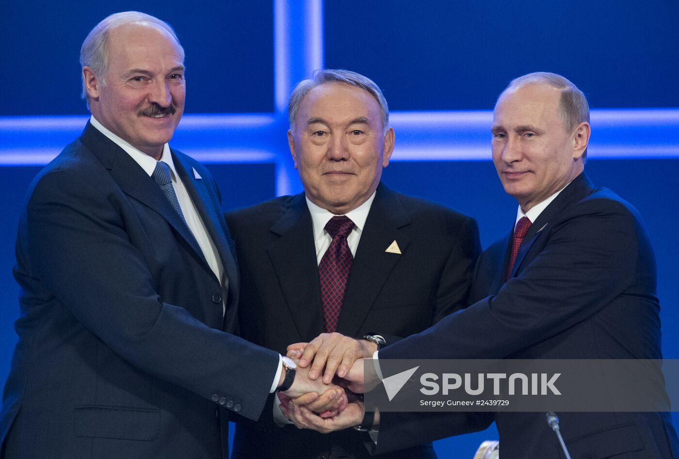 Vladimir Putin visits Kazakhstan, attends Supreme Eurasian Economic Council meeting