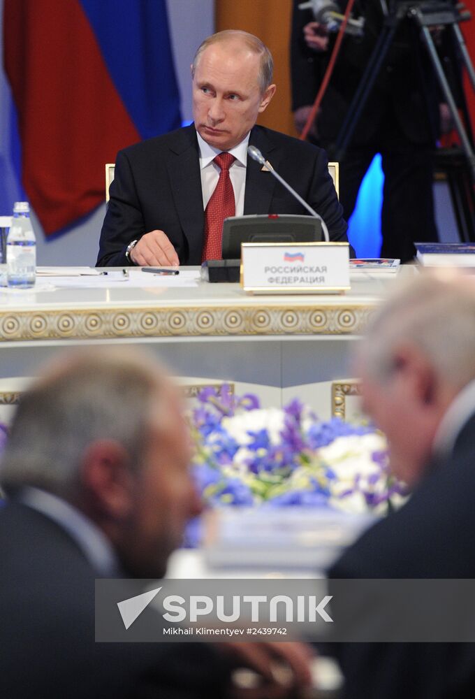 Vladimir Putin visits Astana to attend Supreme Eurasian Economic Council meeting