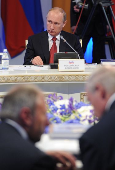 Vladimir Putin visits Astana to attend Supreme Eurasian Economic Council meeting