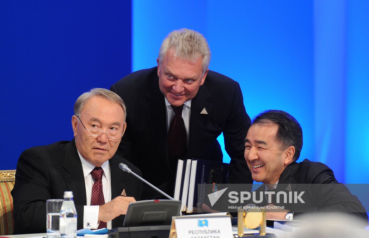 Vladimir Putin visits Astana to attend Supreme Eurasian Economic Council meeting
