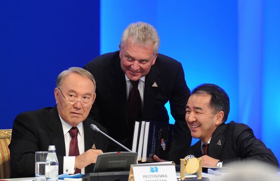 Vladimir Putin visits Astana to attend Supreme Eurasian Economic Council meeting