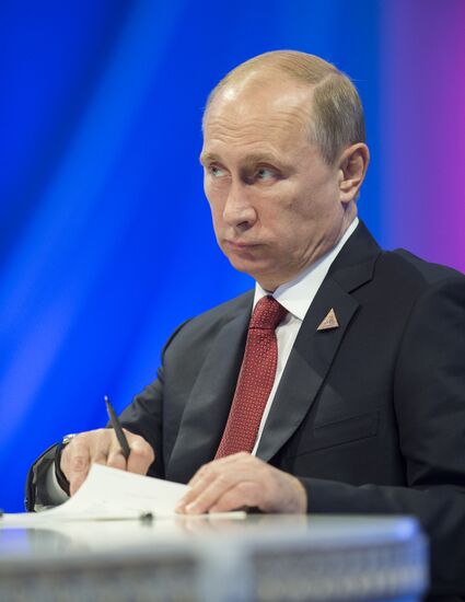 Vladimir Putin visits Kazakhstan, attends Supreme Eurasian Economic Council meeting