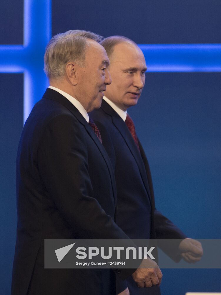 Vladimir Putin visits Kazakhstan, attends Supreme Eurasian Economic Council meeting